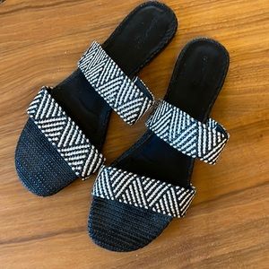 Universal Thread Patterned Slides